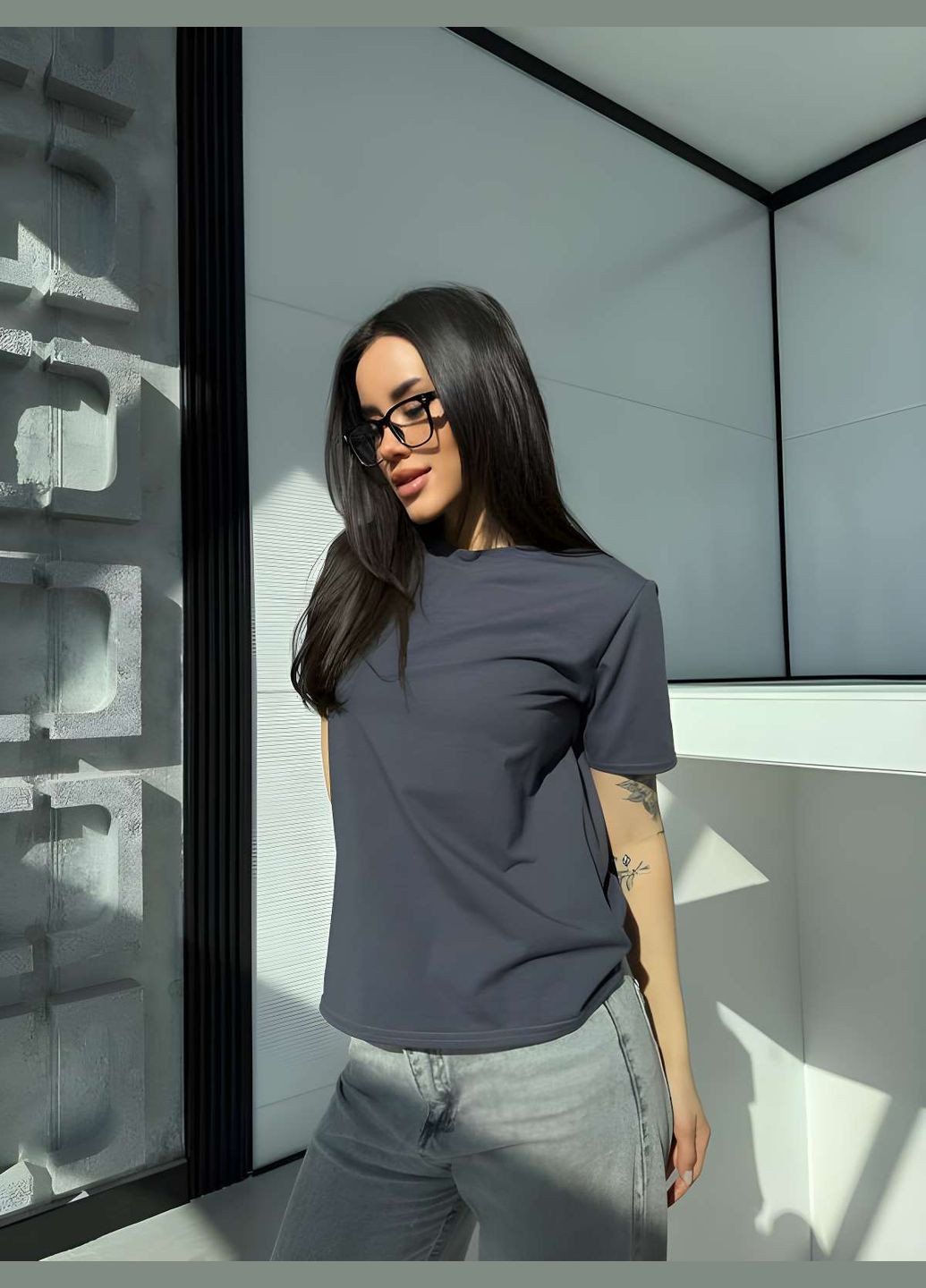 Жіноча літня базова футболка сіра графітова класична однотонна бавовна Україна - (339402844)