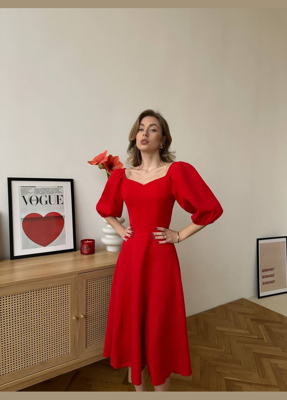 Червона жіноча сукня Украина