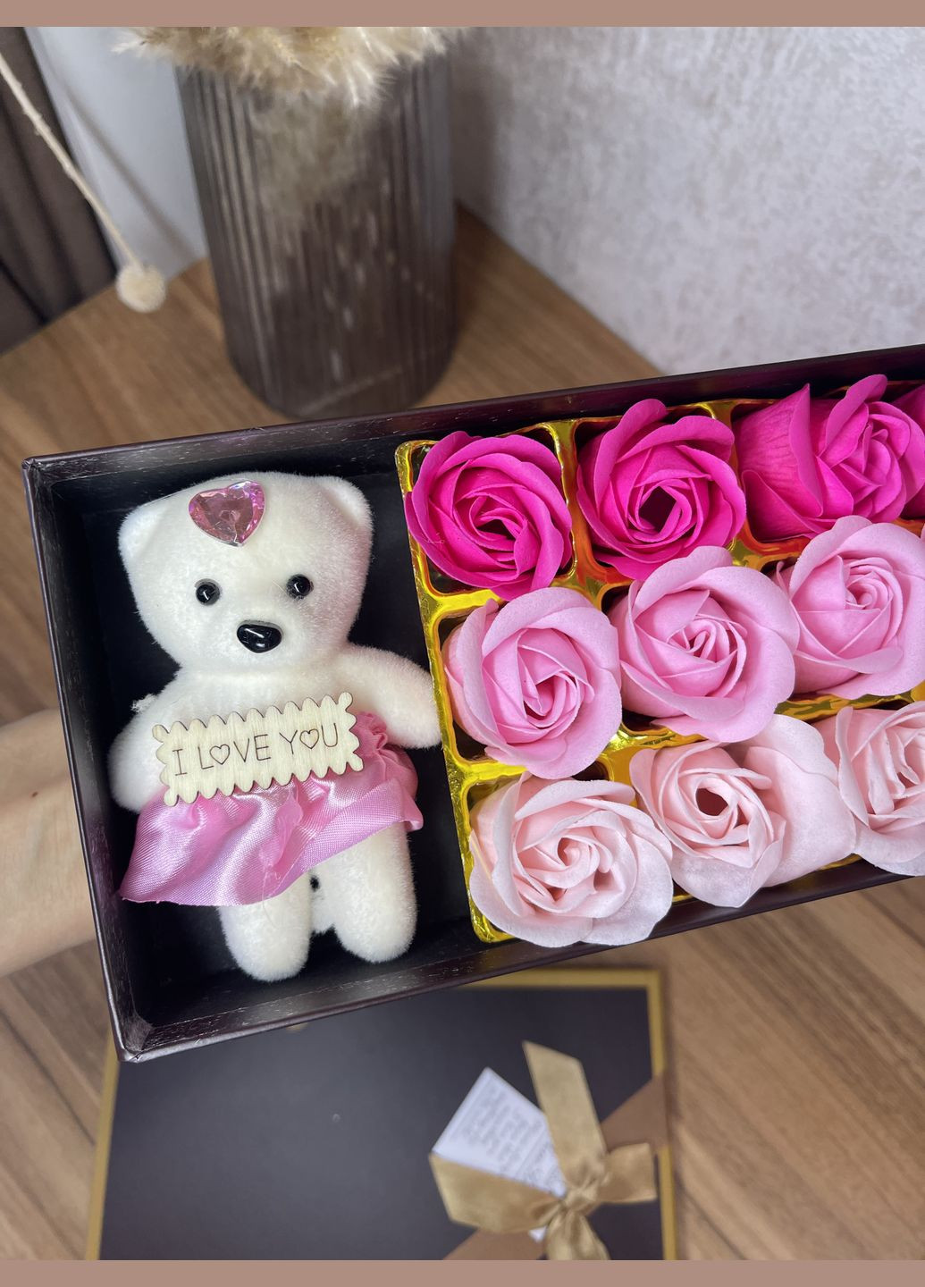 Подарочный набор с розами из мыла Розы из мыла 12 шт с плюшевым медведем LELUNO (323483831)
