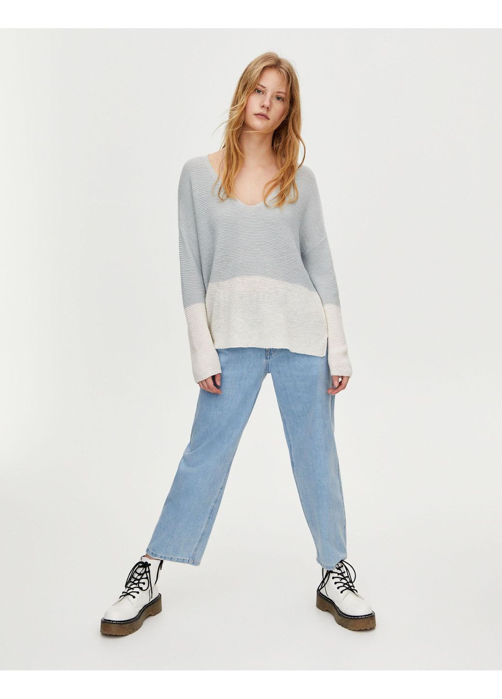 Белый пуловер демисезон,белый-голубой, Pull & Bear