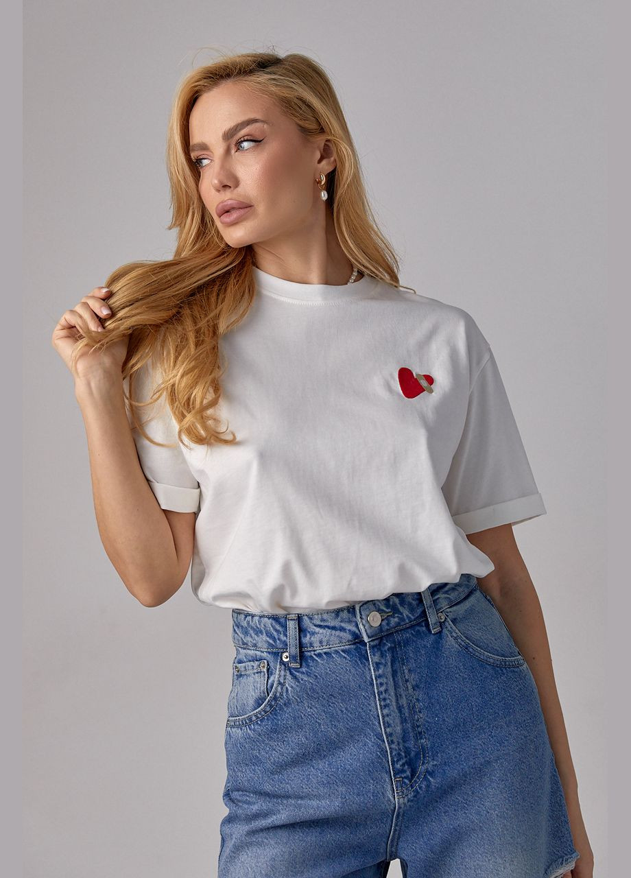Молочная летняя трикотажная футболка с вышитым сердцем Lurex