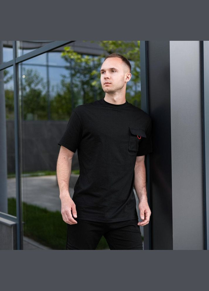 Черная стильная футболка классического кроя с карманом на груди с коротким рукавом Vakko