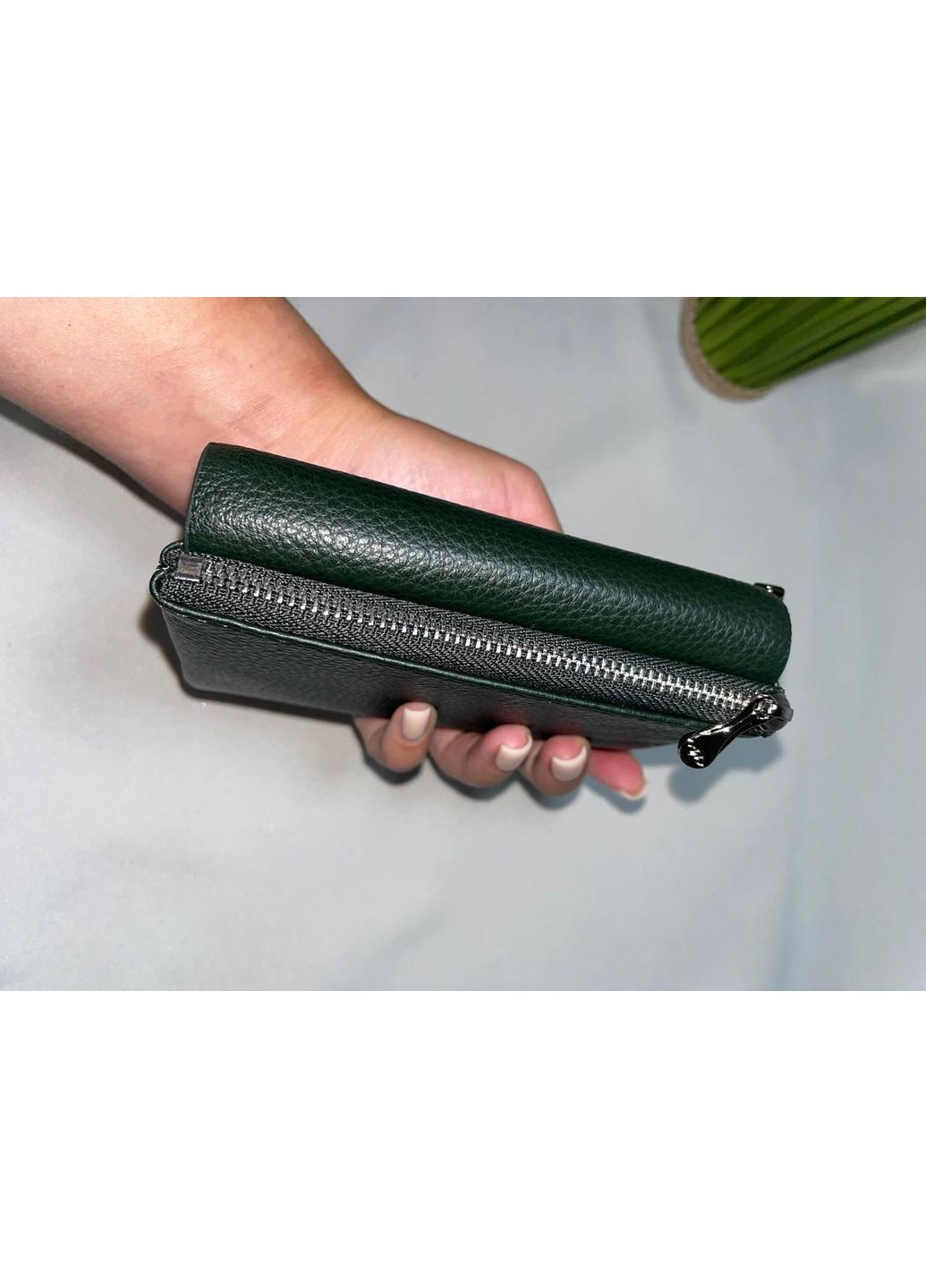 Женский кожаный маленький компактный кошелек магнитная застежка темно-зеленый Vermari (370381585)