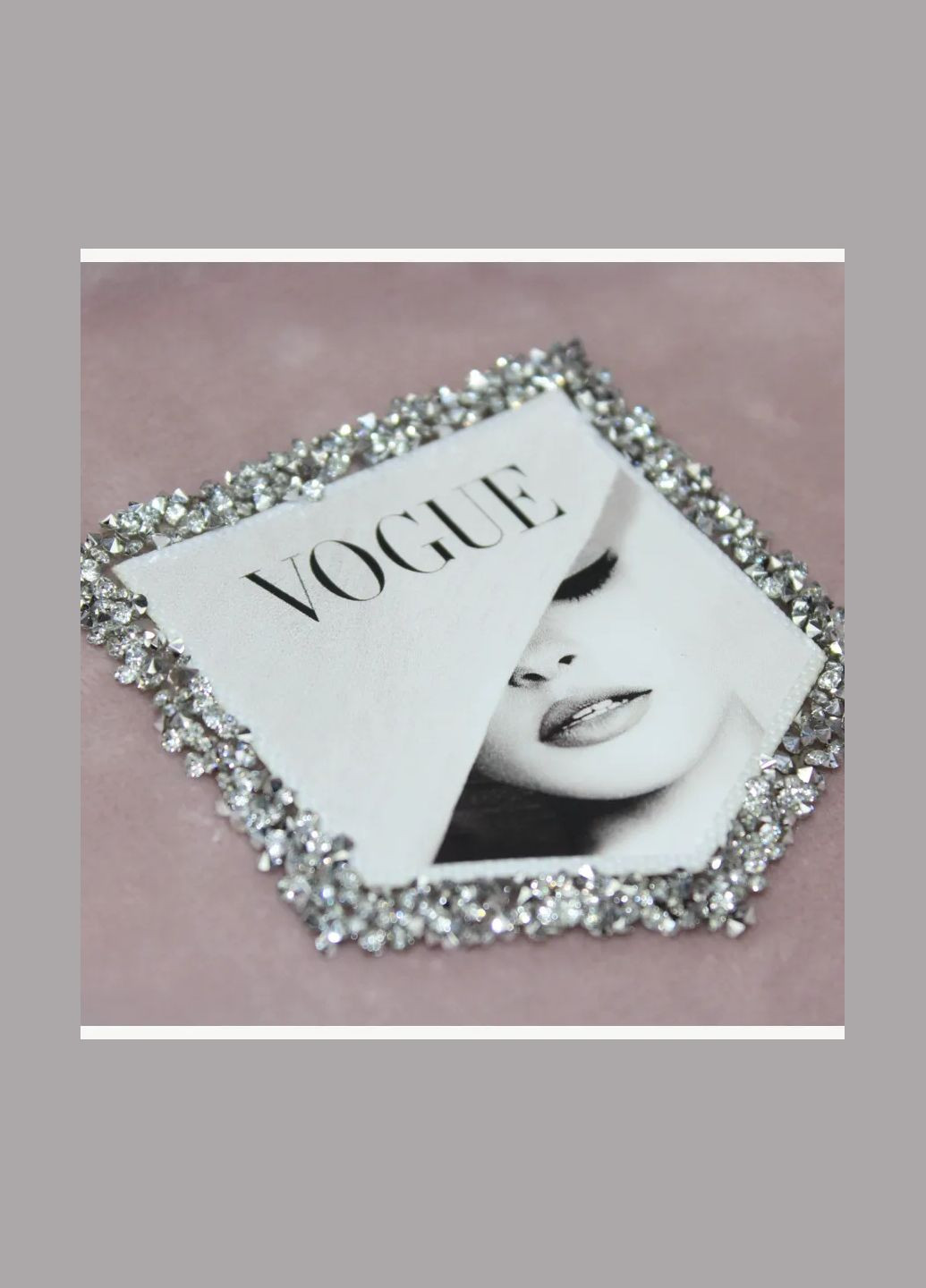 Нашивка с акриловыми камнями "Vogue" карман черно белого цвета с серебряными камнями (4878) No Brand (335811476)