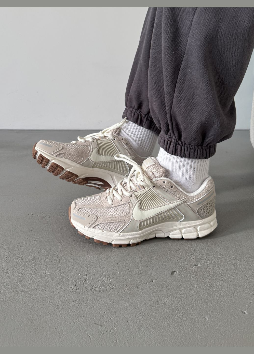 Кроссовки женские Nike Air Zoom Vomero 5 beige | Найк Аир Зум Вомеро 5 бежевые No Brand бежевые демисезоны (316231464)