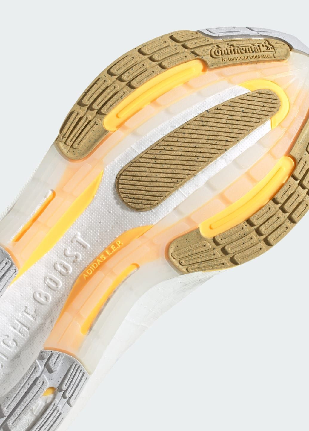 Бежеві всесезонні кросівки для бігу ultraboost light adidas