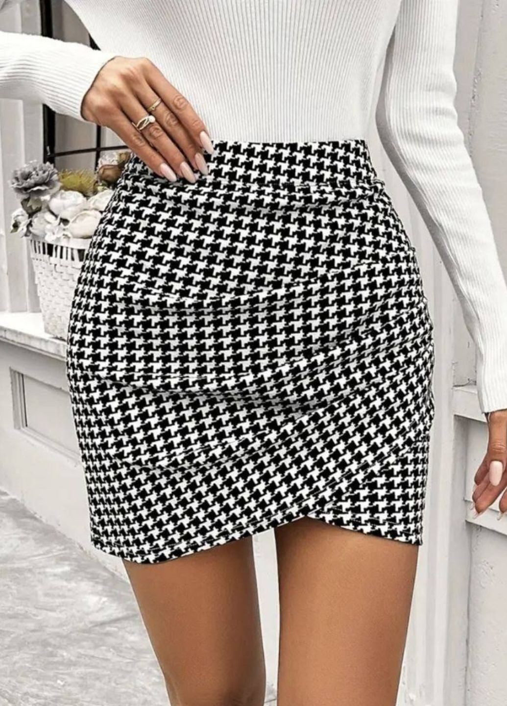 Черно-белая кэжуал с узором гусиная лапка изысканная приталенная мини юбка на запах высокой посадки с узором гусиная лапка. Allthings на запах