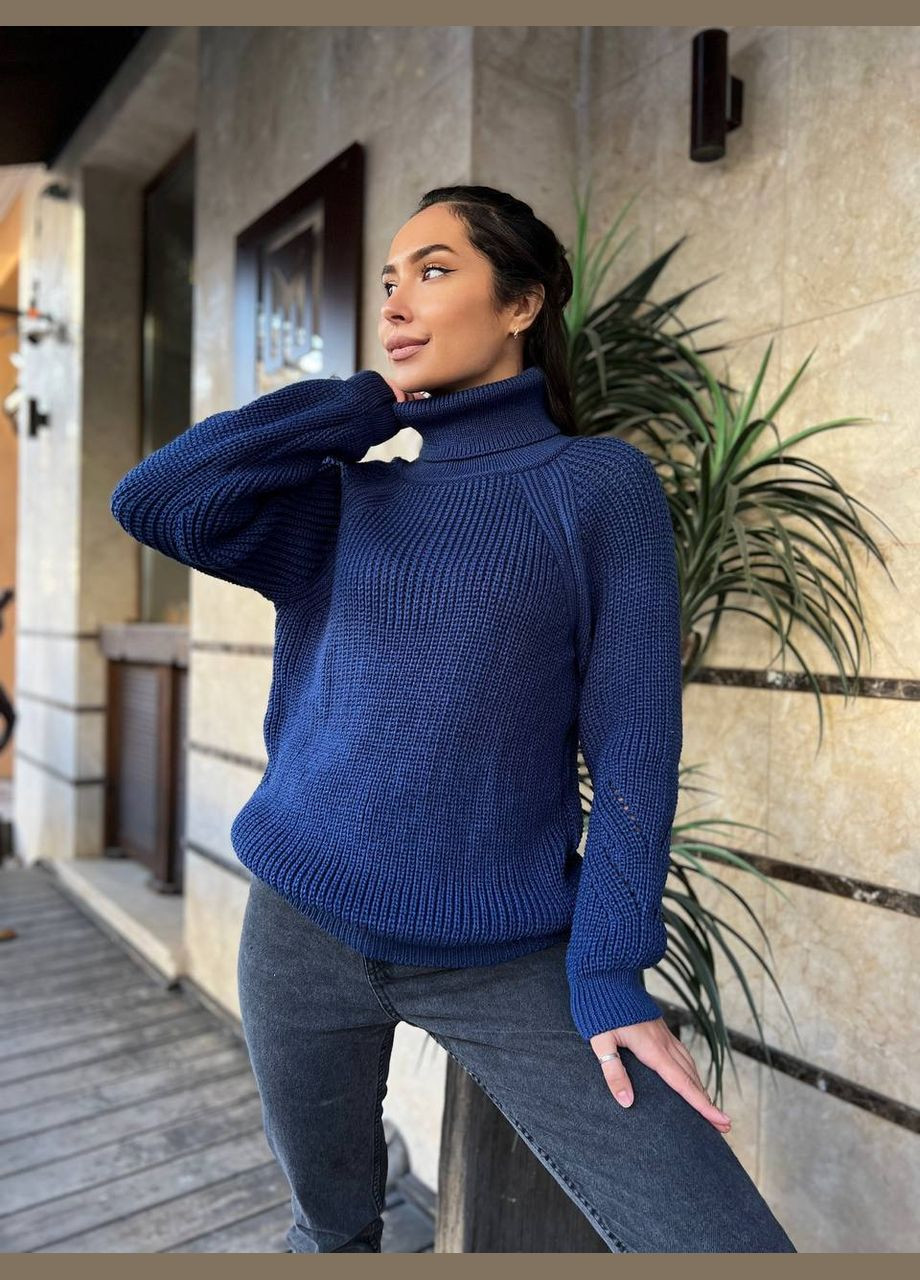 Синий зимний женский однотонный свитер с горловиной синего цвета 30264 No Brand