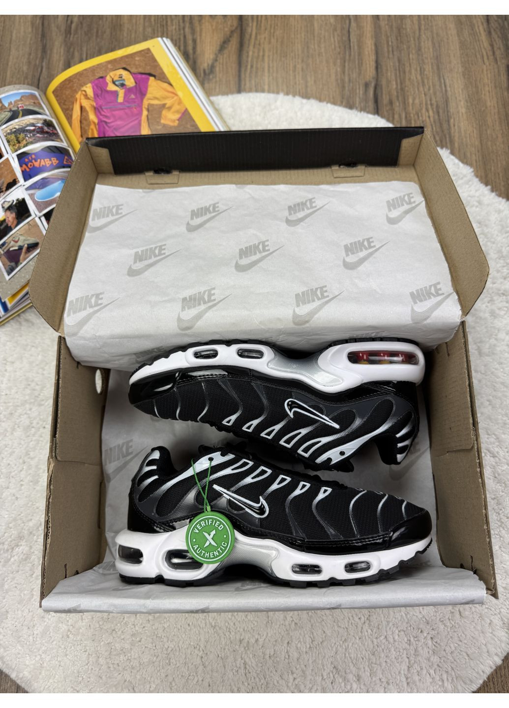 Черные демисезонные кроссовки мужские nike air max tn plus black white найк аир макс тн плюс No Brand