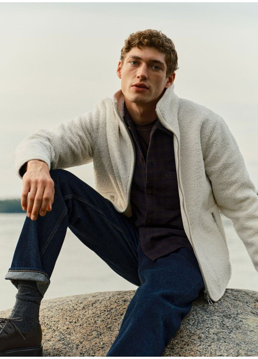 Біла демісезонна чоловіча плюшева куртка стандартного крою н&м (58011) s біла H&M