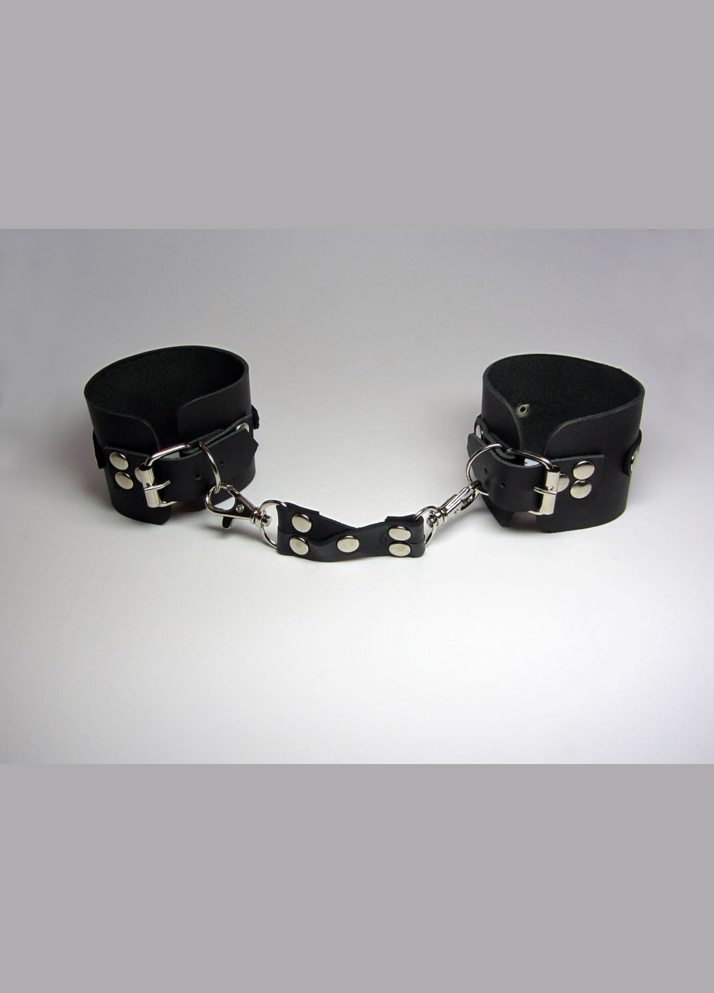 Натуральная кожа наручники с кольцами Needle 226 No Brand (296109270)