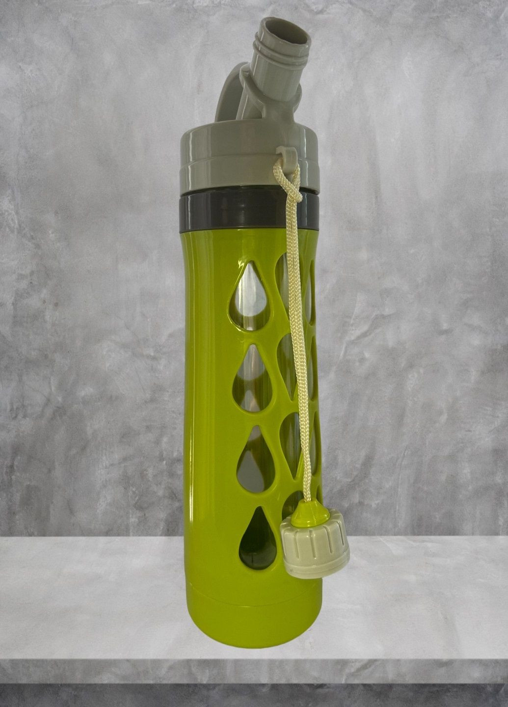 Универсальная современная компактная бутылочка для воды и соков с ручкой для переноски 600мл Зеленая VTech (297669731)