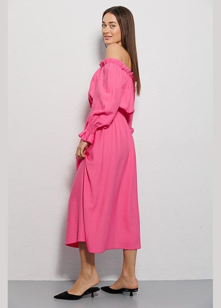 Розовое платье женское летнее с открытыми плечами макси розовое mkar69037-2 Modna KAZKA