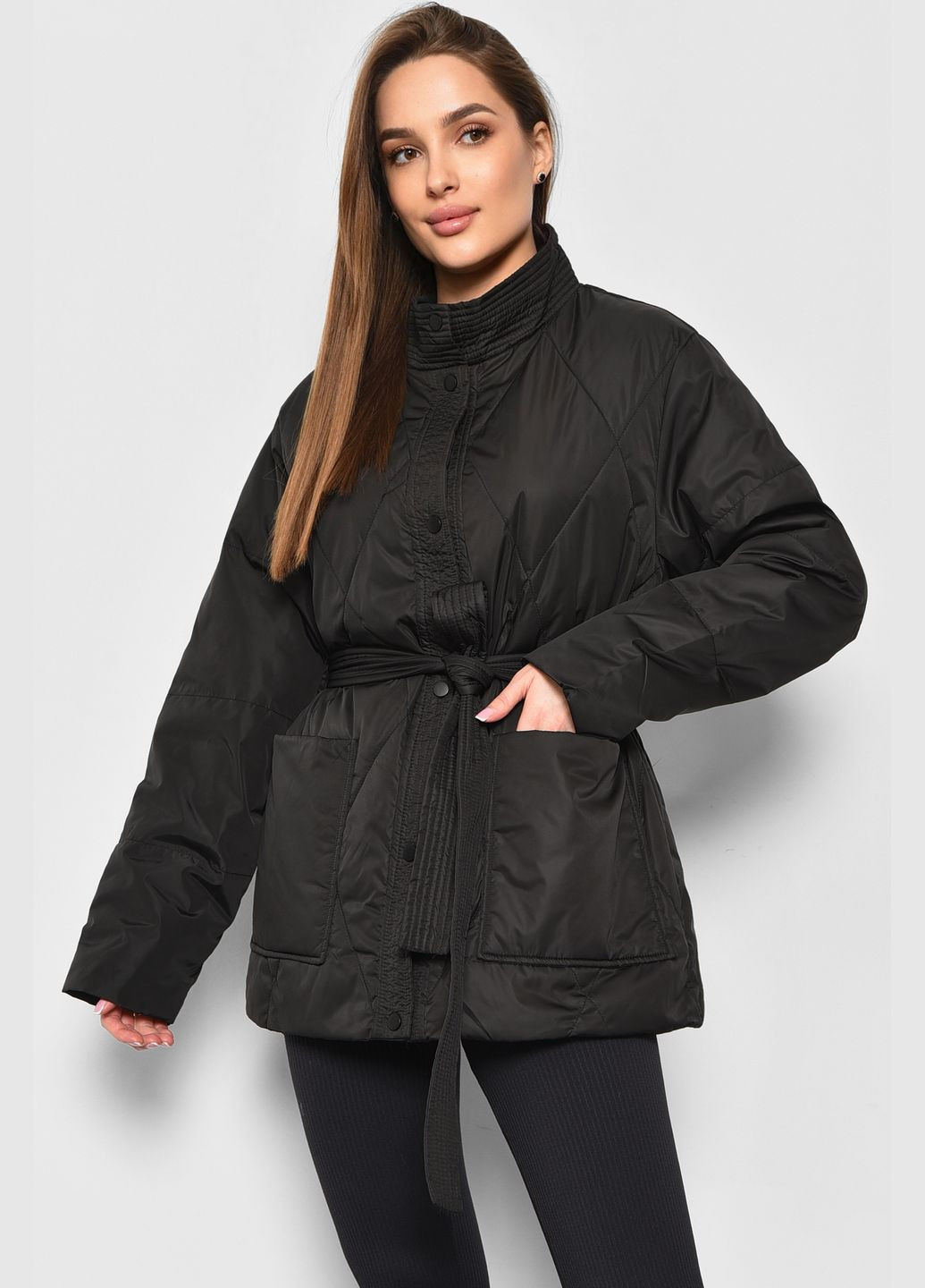 Чорна демісезонна куртка жіноча демісезонна напівбатальна чорного кольору Let's Shop