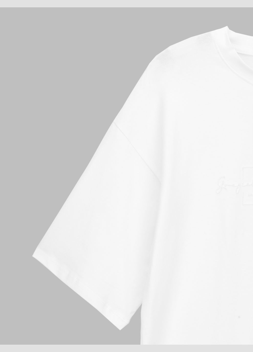 Белая летняя футболка No Brand