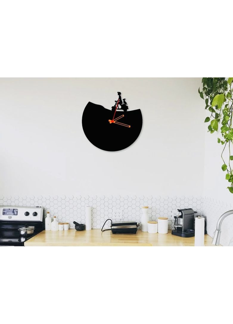 Настенные часы мальчик на мопеде Белый, 30 Poleno (360655996)