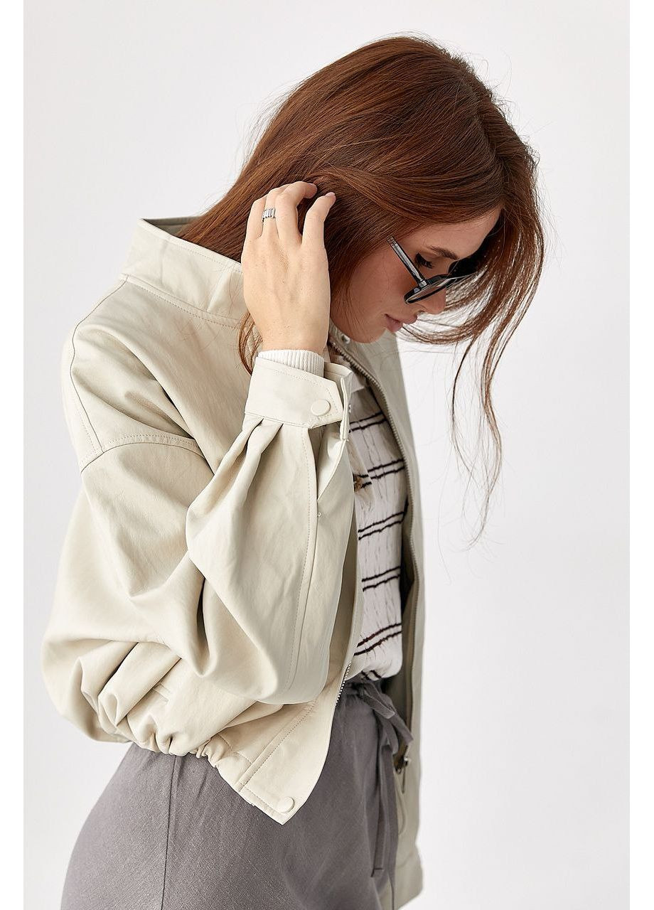 Молочна укорочена куртка-бомбер косуха Lurex