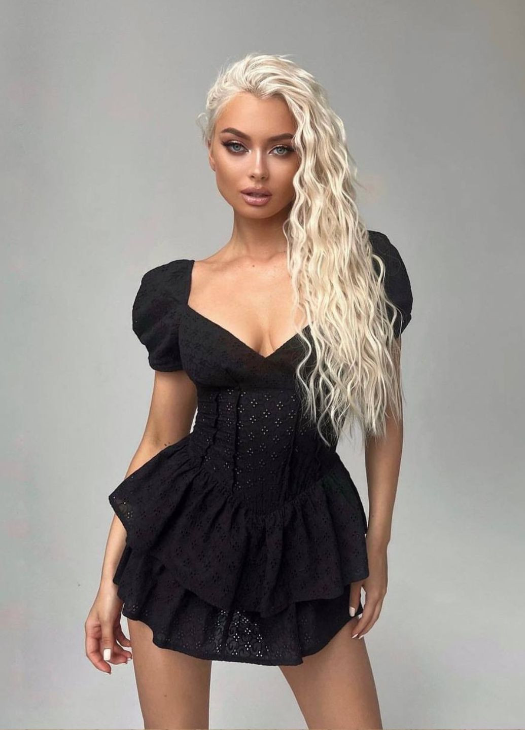 Стильный комбинезон из прошвы Tik-Tak однотонный чёрный повседневный прошва