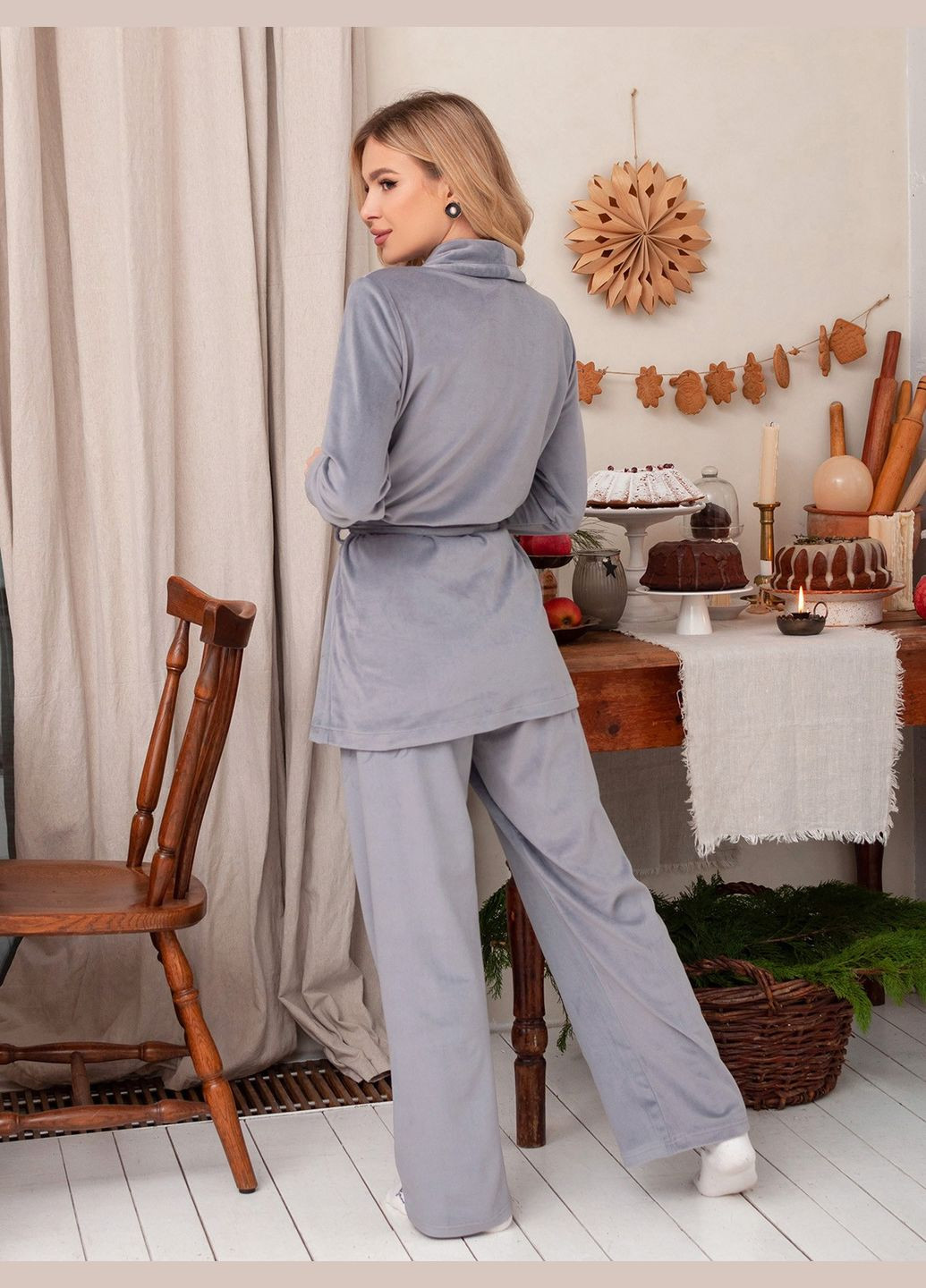 Сіра всесезон затишна велюрова піжама з поясом No Brand