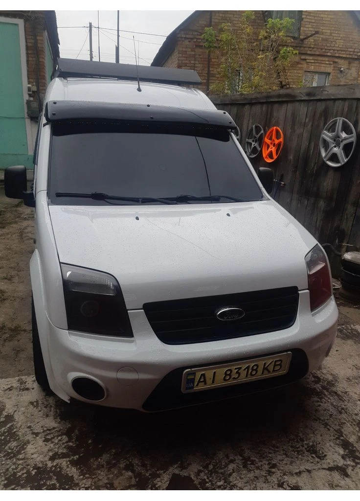 Козырек на лобовое стекло ( глянец, 5мм) для Ford Connect 2002-2006 гг Digital Designs (392200065)