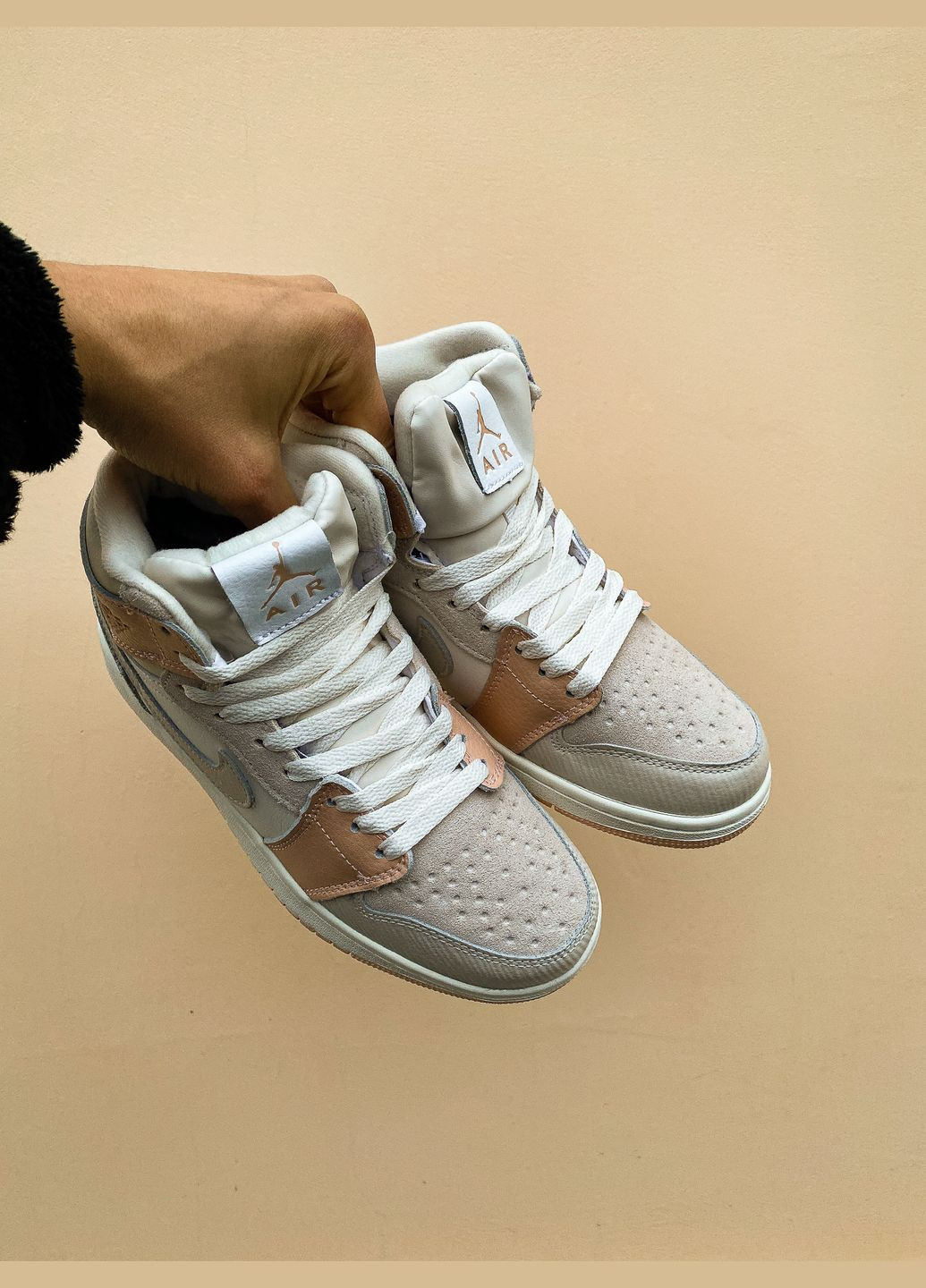 Кросівки зимові жіночі Nike Air Jordan 1 high winter gray pink white fur | Найк Аір Джордан 1 високі сірі рожеві білі з хутром No Brand сірі зими (308072636)