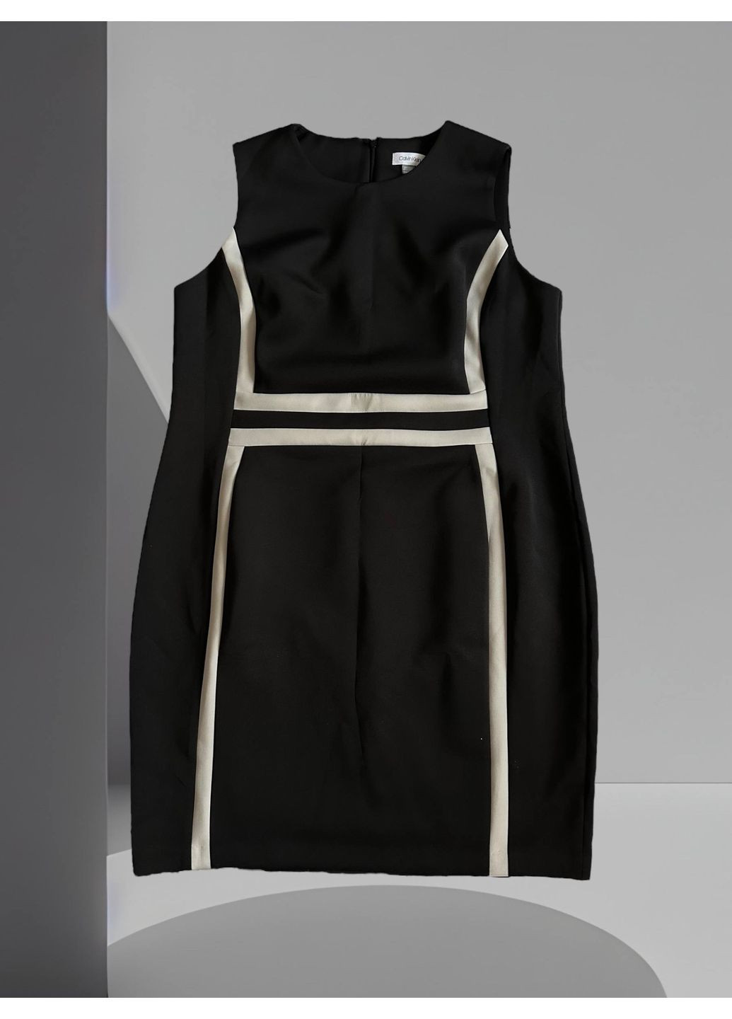 Черное платье Calvin Klein однотонное