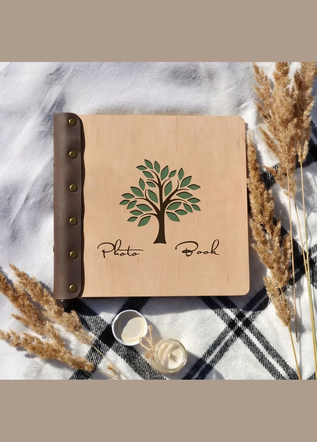 Крафтбук "ДЕРЕВО З ЛИСТЯМ" 23x23 зі світлою обкладинкою та коричневими сторінками Your Magnets (336954823)