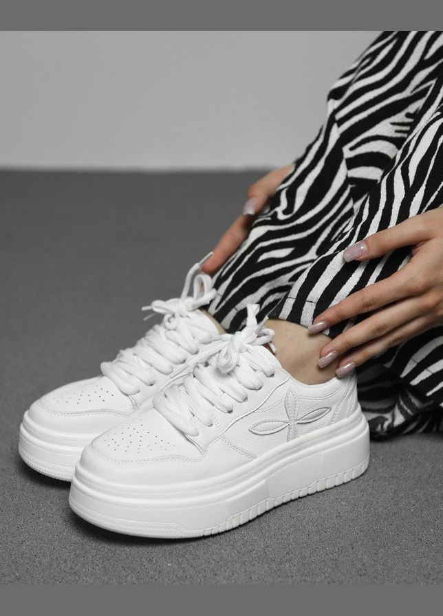 Стильні кросівки жіночі на платформі білі No Brand білі демісезони (302453152)