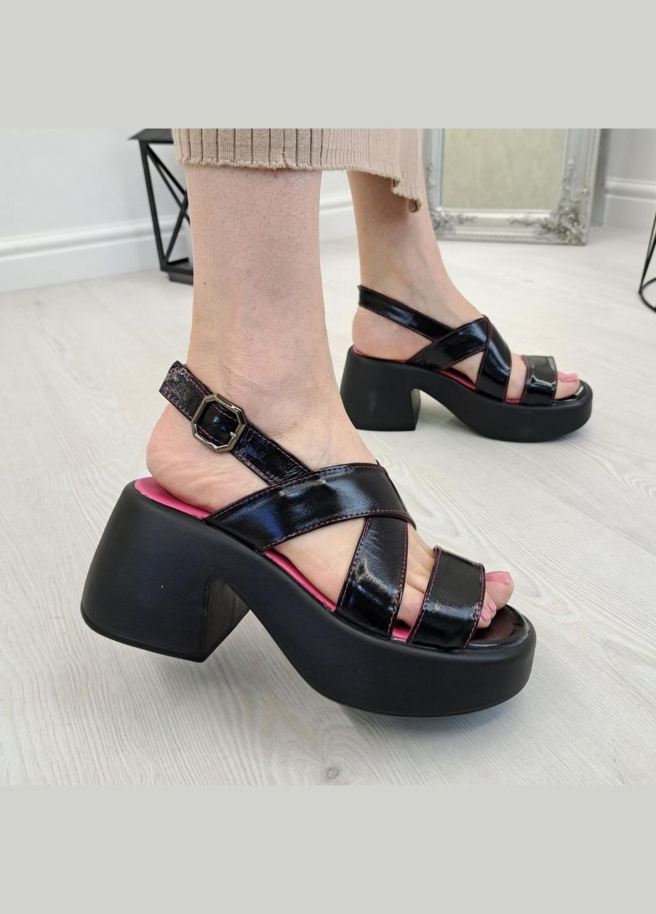 Босоніжки жіночі чорні лакові на широкому підборі. 39 розмір Vasha para (303931838)