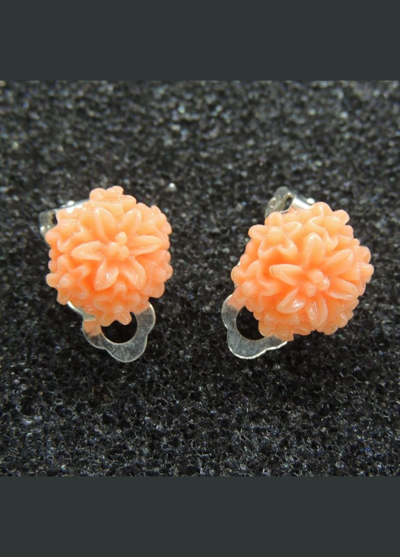 Сережки кліпси дитячі для вух без пробивання квітка Гортензія малинова Liresmina Jewelry (289844151)