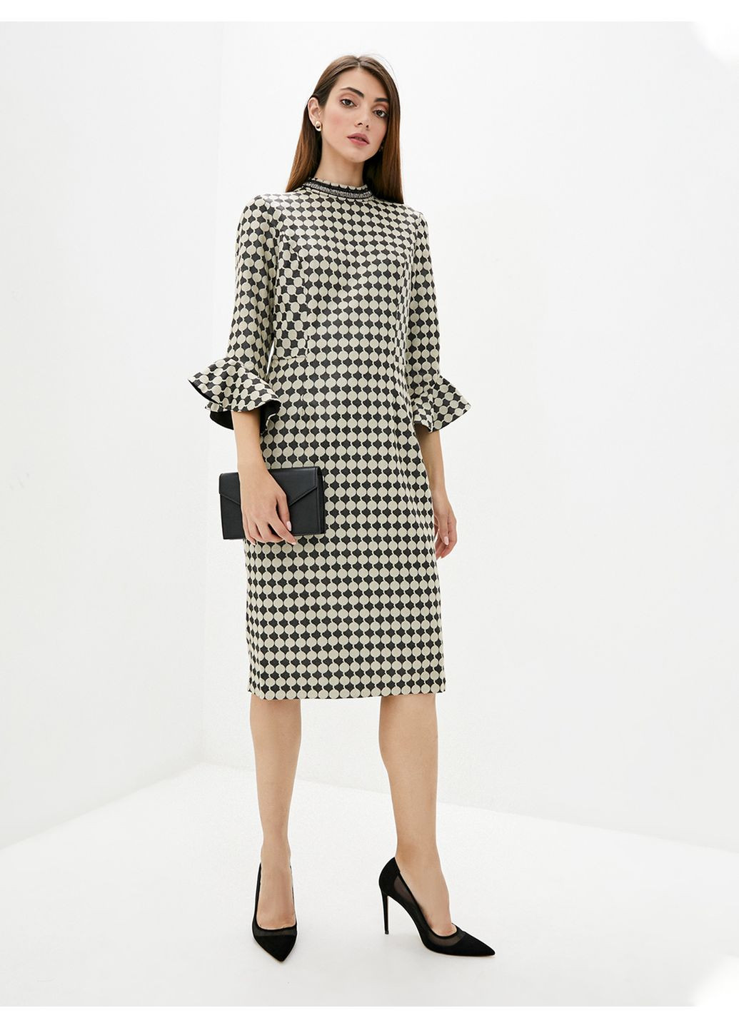 Комбінована сукня-футляр з оригінальним рукавом - ua42 / eu36 Iren Klairie