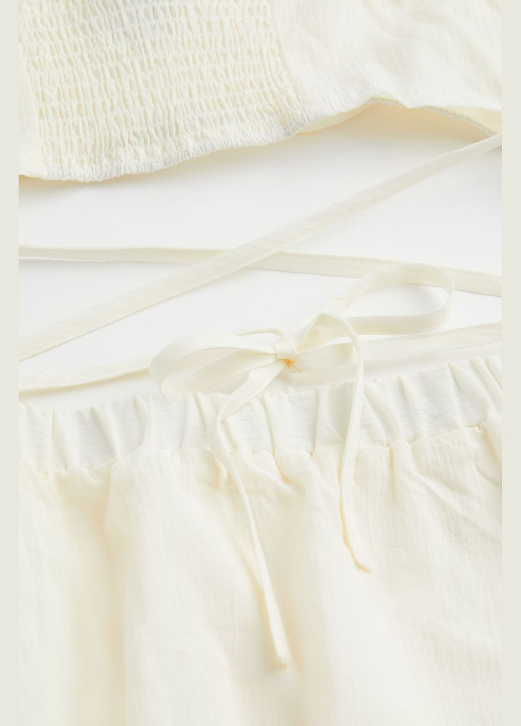 Молочное платье H&M однотонное