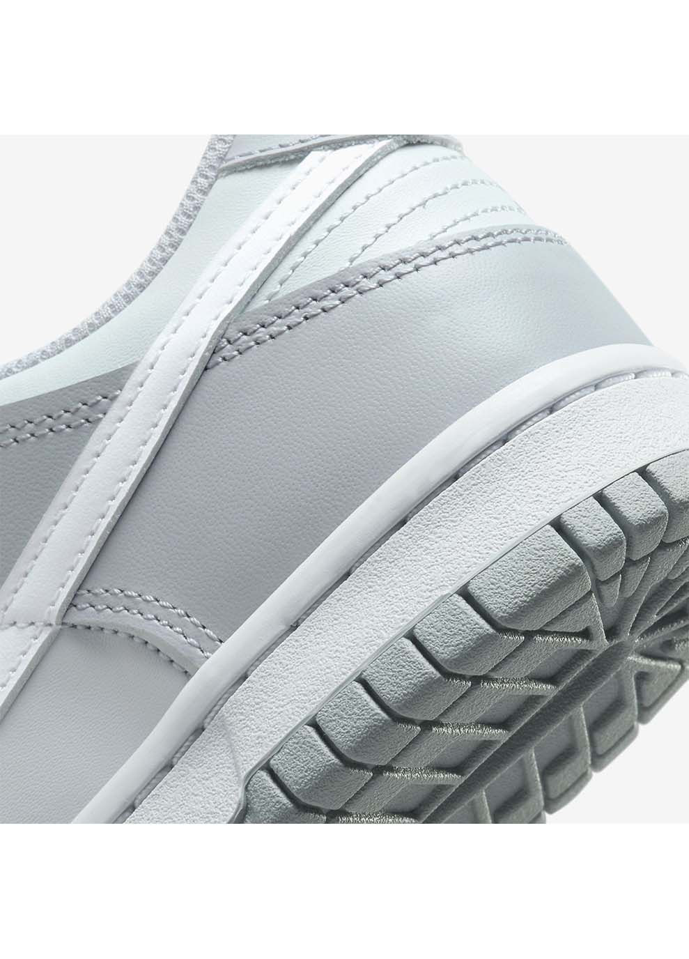 Серые демисезонные детские кроссовки dunk low серый Nike