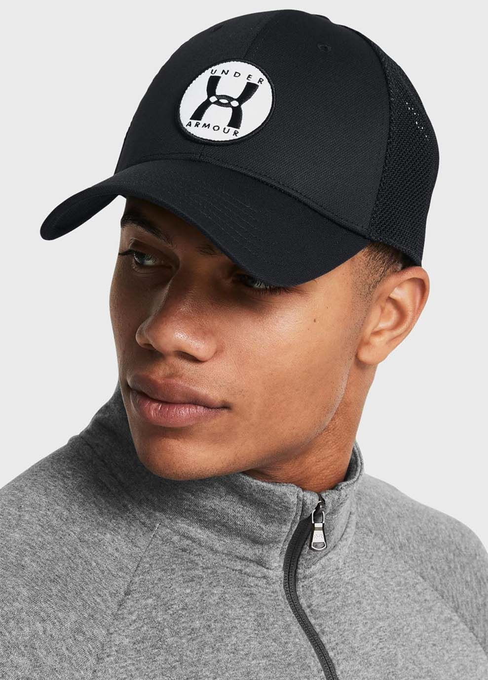 Кепка UA M Blitzing Trucker Чорний Under Armour (367191760)