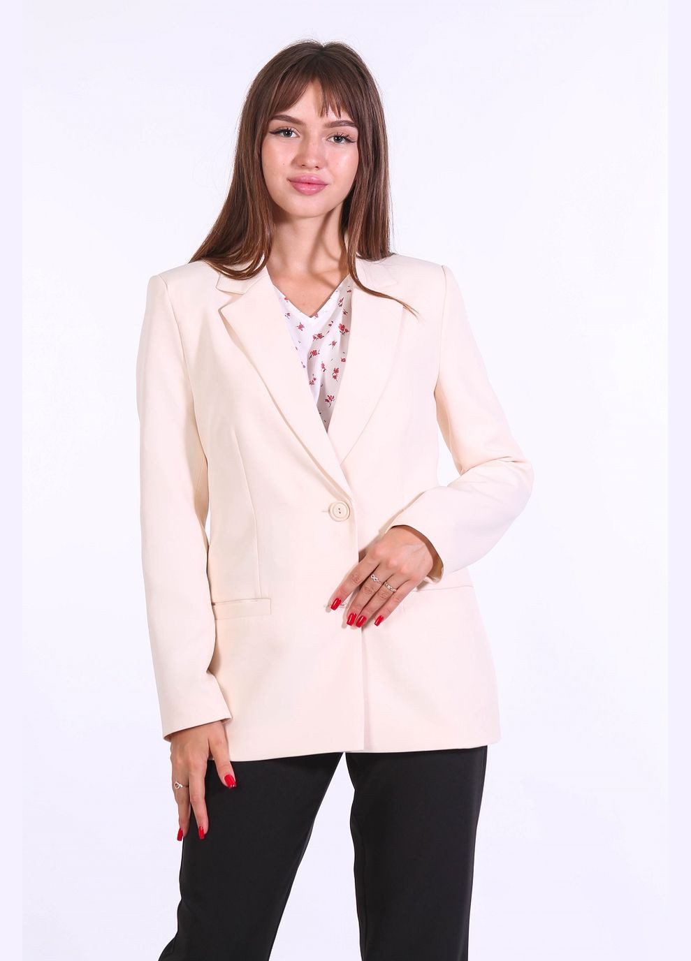 Светло-бежевый женский пиджак удлиненный женский 029 костюмный креп светло-бежевый Актуаль - демисезонный