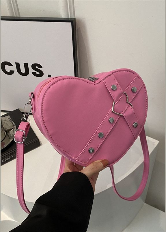 Жіноча сумка 8524 крос-боді Серце рожева No Brand (303322983)