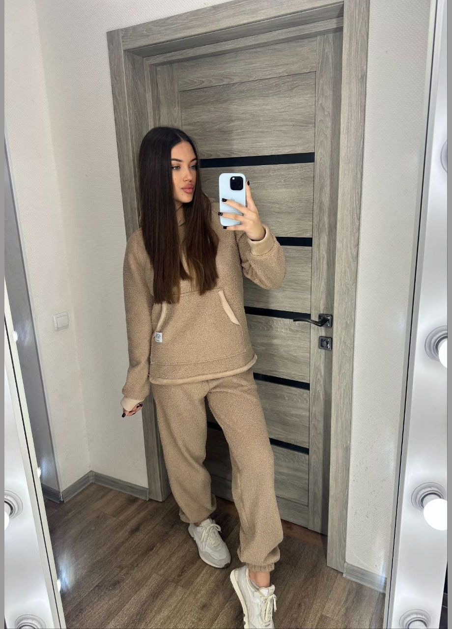 Жіночий спортивний костюм бежевого кольору New Trend (311301774)