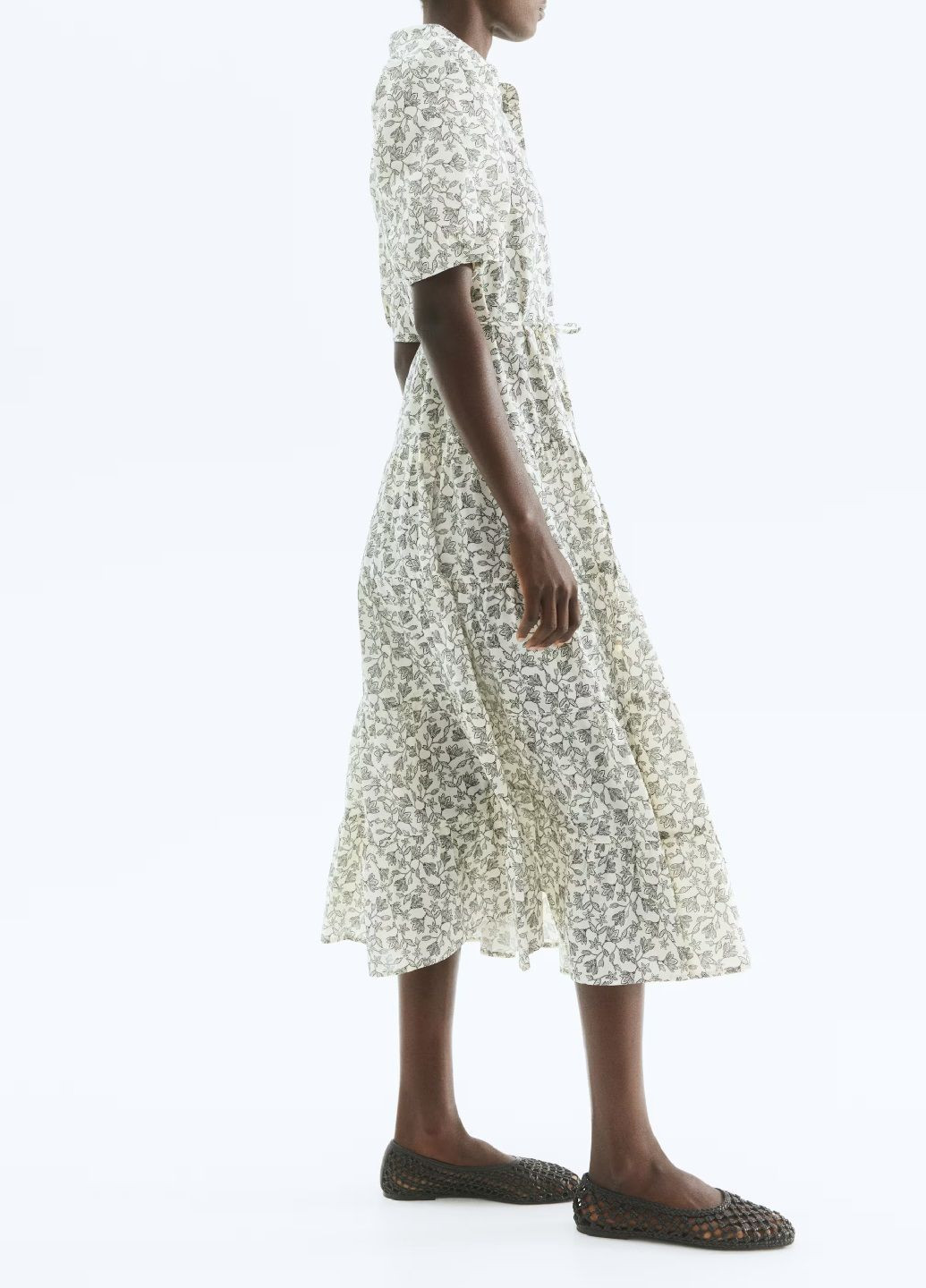 Белое кэжуал платье H&M с цветочным принтом