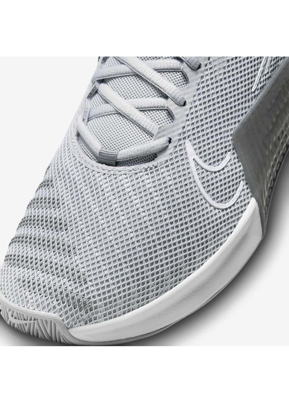 Сірі Осінні чоловічі кросівки metcon 9 сірий Nike