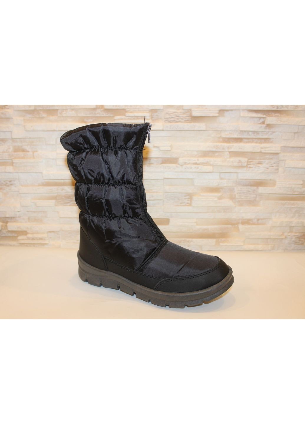 Черные сапоги дутики женские зимние черные No Brand на молнии на тракторной подошве, без декора