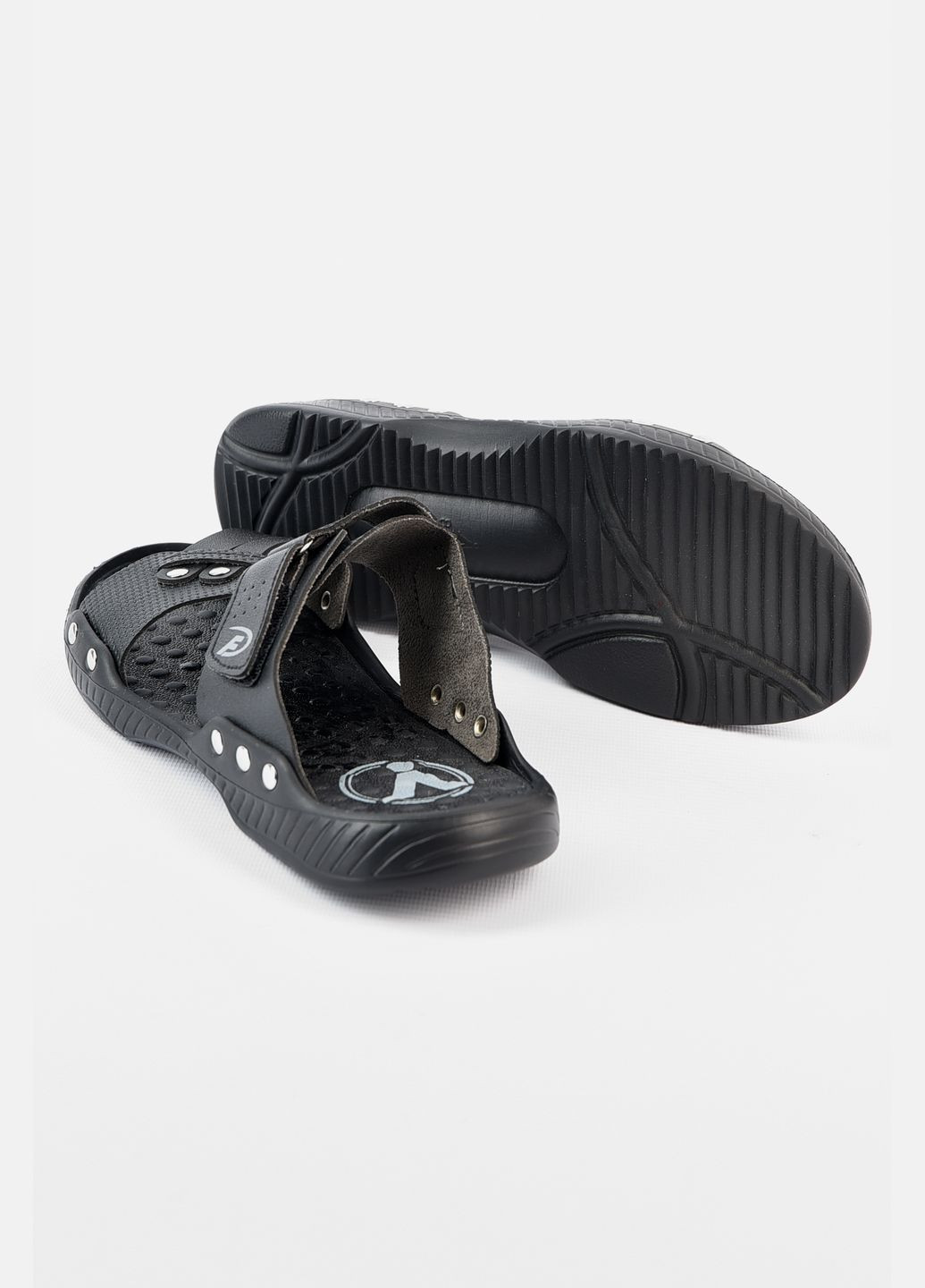 Шльопанці чоловічі чорного кольору Let's Shop (315876380)