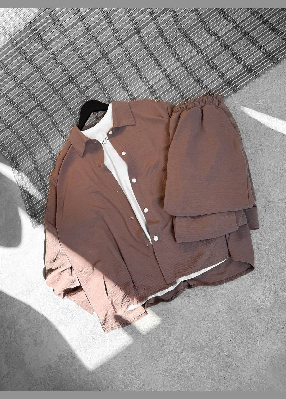 Темно-бежевый летний костюм: брюки и рубашка из легкого дышащего материала с рубашкой, брючный Україна