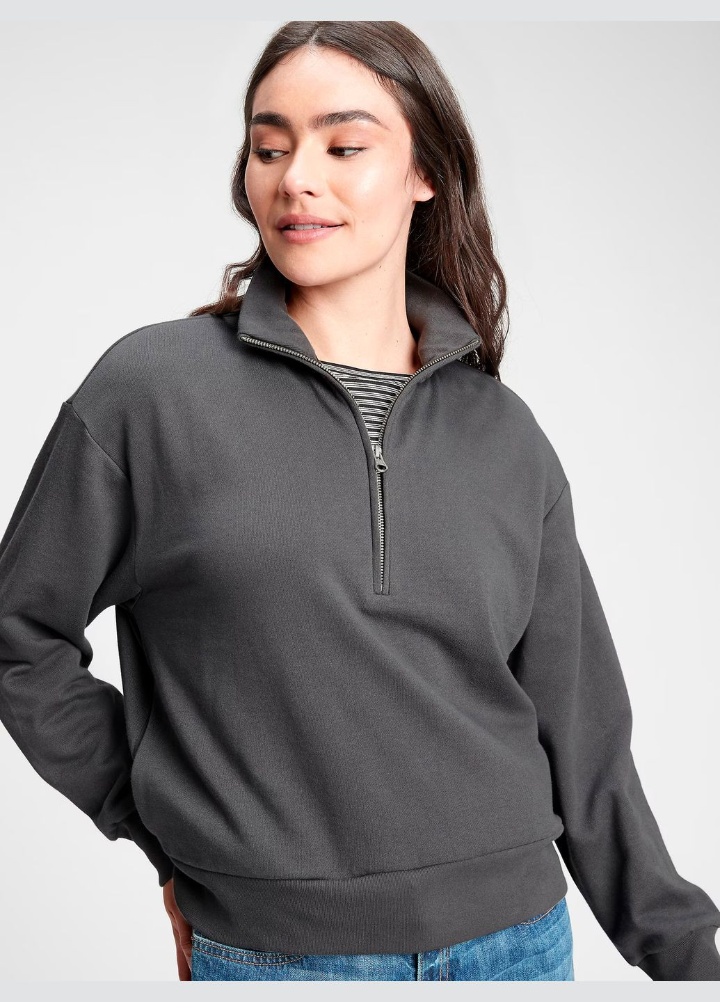 Толстовка женская с воротником-стойкой и полумолнией soft black Серая Gap (315722745)