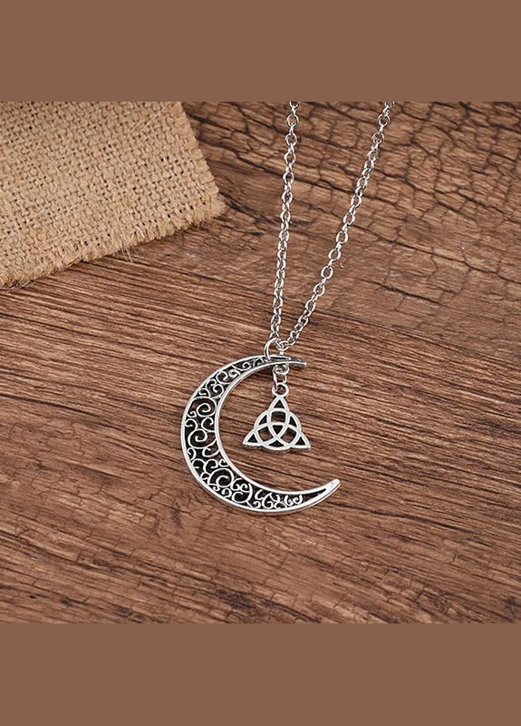 Кулон Язичницьке Колесо Трикветр і місяць амулет оберіг талісман підвіска No Brand (338436143)