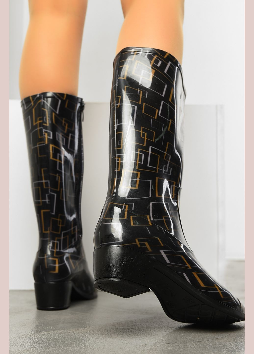 Черные сапоги резиновые высокие женские черного цвета Let's Shop