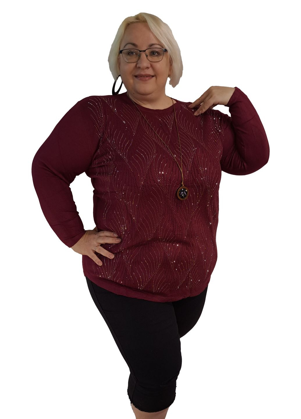 Бордовый демисезонный джемпер однотонный с длинным рукавом и узором из стразов, батал в цвете. No Brand