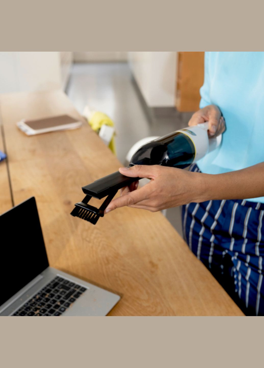 Пылесос автомобильный CVH 2, 70Вт, конт пыль 0.15л, автон. работа до 10мин, белый KARCHER (314750034)