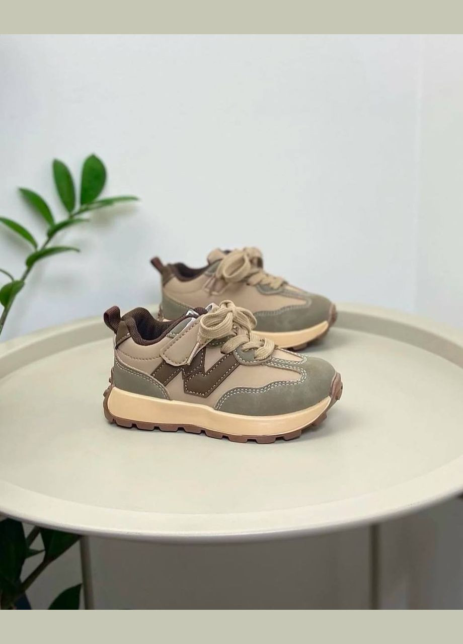 Коричневі всесезонні дитячі кросівки коричневі 1041 No Brand