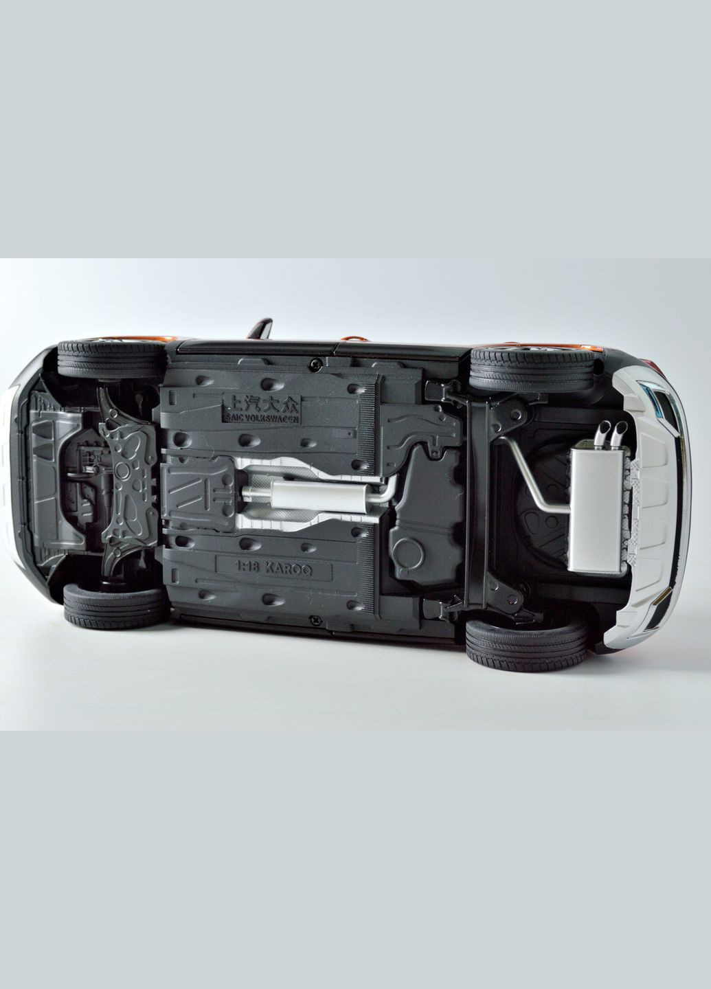 Модель Karoq 2018 1:18 Помаранчева No Brand Skoda (315729453)