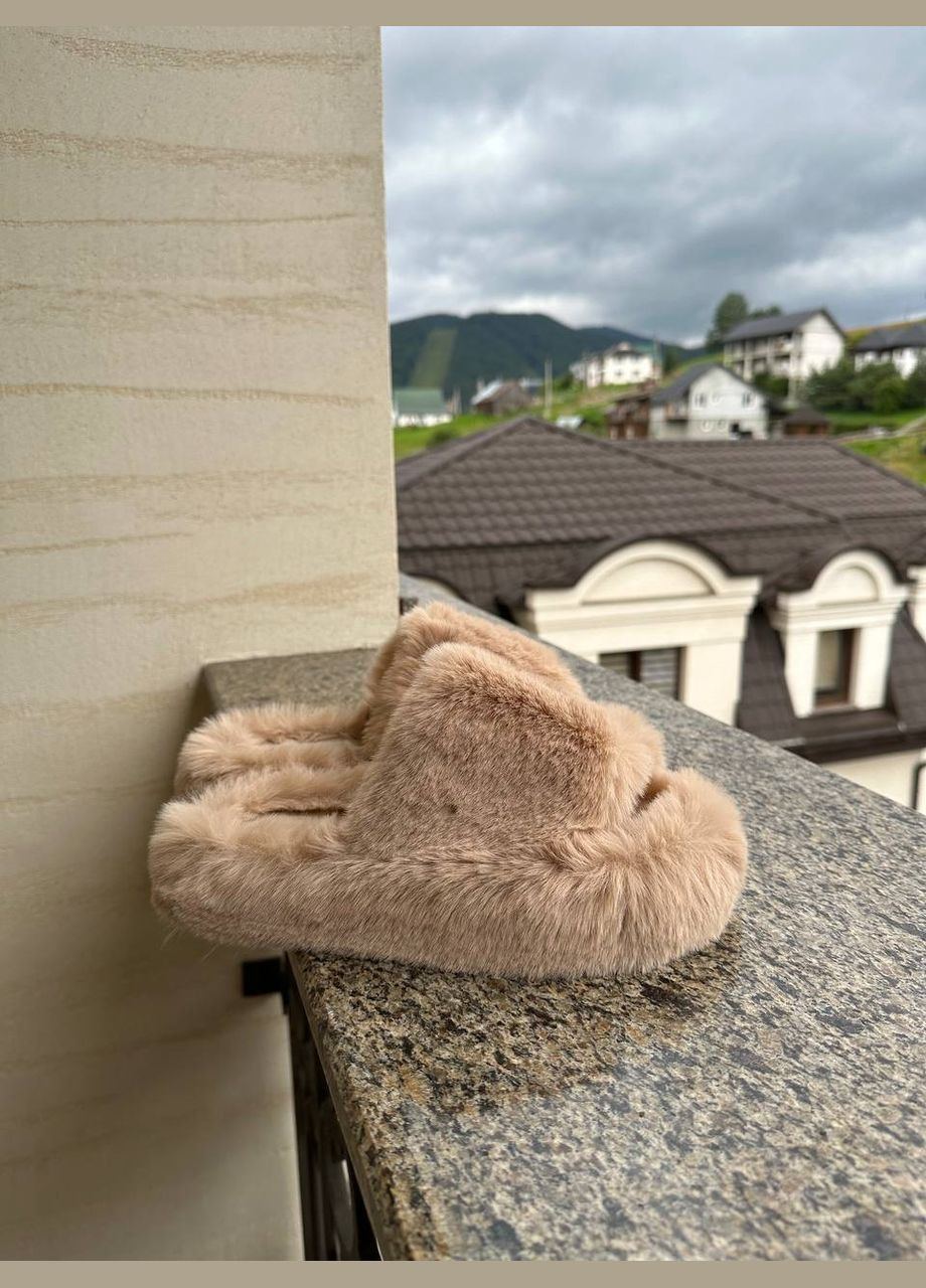 Бежевые тапочки Motivo